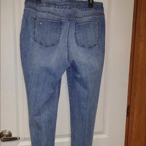 Chicos Pull On Jeggings